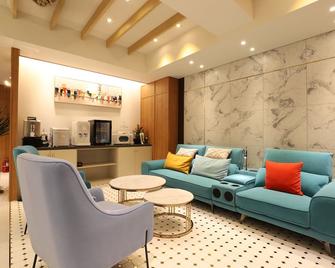 H Avenue Hotel Busan Minam Station - Busán - Sala de estar