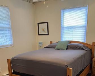 Cottage by the bay, sleeps 8 near Rehoboth beach - Lewes - Bedroom
