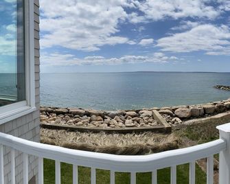 Coastal chic meets French Provençal in this newly renovated oceanfront home. - East Falmouth - Balcony