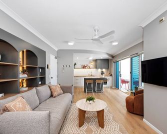 كولا بيتش أبارتمنتس بارجارا - بارغارا - غرفة معيشة