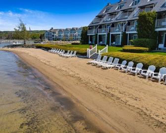 Picture-Perfect Balcony View of Lake Charlevoix | Fireplace | Beach Access | - Boyne City - Beach
