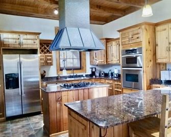 Little Red River Chalet - Heber Springs - Keuken