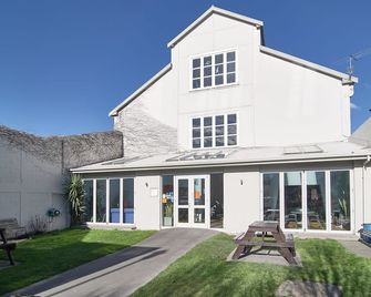 Jailhouse Accommodation - Christchurch - Edifício