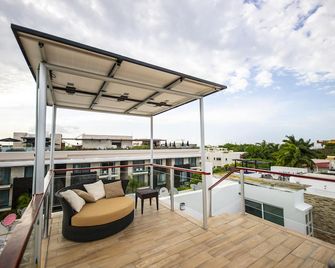 Penthouse Beach Holiday, Private Jacuzzi, Bbq, Family Friendly, Maid Service - Playa del Carmen - Balcón