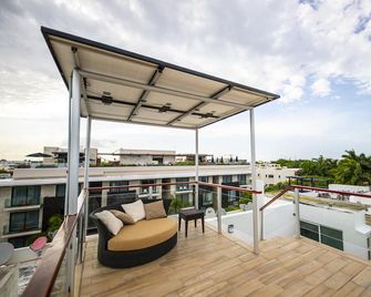 Penthouse Beach Holiday, Private Jacuzzi, Bbq, Family Friendly, Maid Service - Playa del Carmen - Balcó