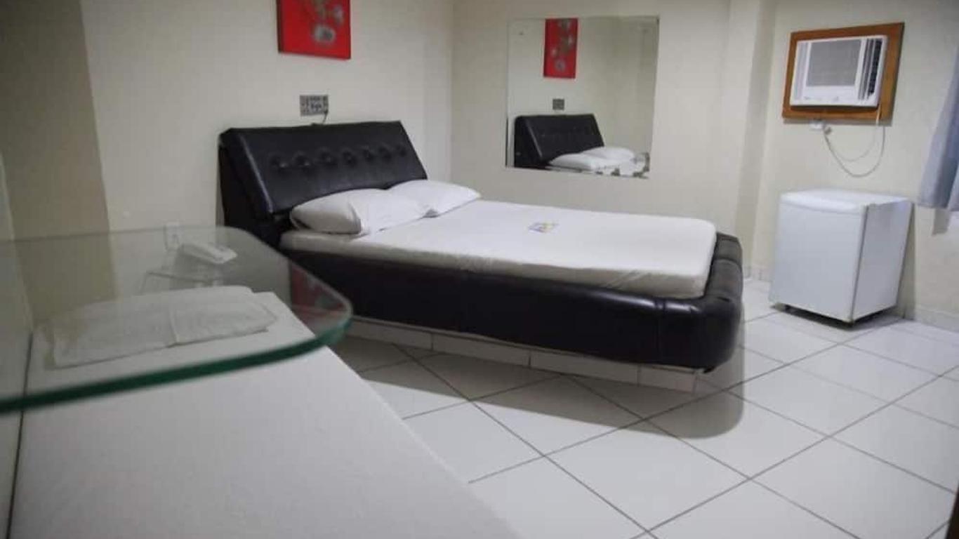 Hotel Pirâmide Rodoviária