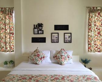 Charisma Resort - Suan Phueng - Habitación