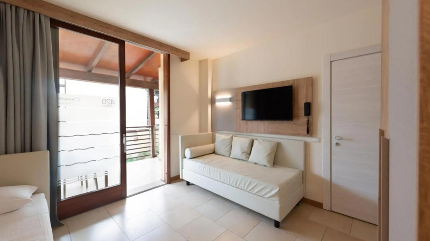 Canado Club Family Village