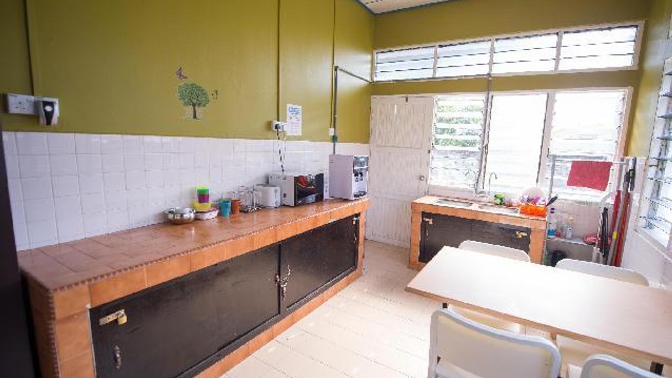 Kemaman Lodge & Cafe