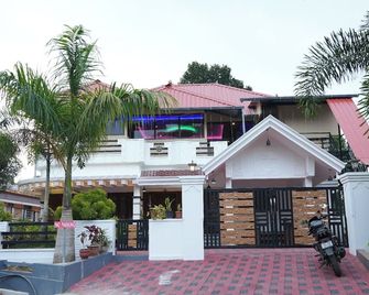 Hillsidecreek Homestay - Chinnakanal - Gebäude