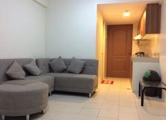 Condominium 1 Bedroom - Las Piñas - Living room