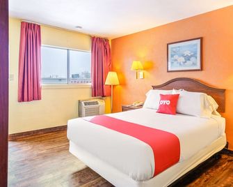 OYO Hotel Downtown Peoria I-74 - Пеорія - Спальня