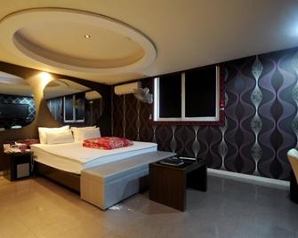 H Avenue Hotel Busan Minam Station - Busan - Bedroom