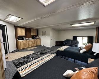 Perfect place to stay for events at the Lazy E - Guthrie