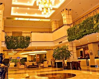 Golden Spring Hotel Lijiang - Lijiang - Lobby