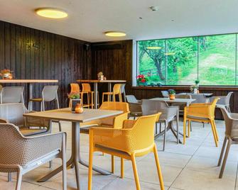 Luxurioese Ferienwohnung Zams - Zams - Restaurace