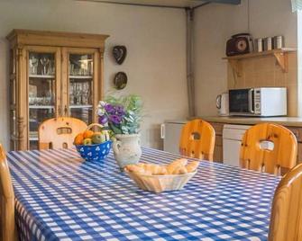 Kill House - sleeps 8 guests in 4 bedrooms - Leagaun - Dining room