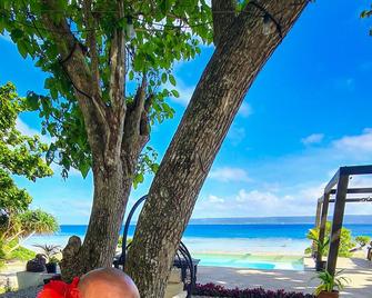 South Pacific Memories - Port Vila - Strand