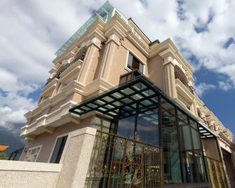 Creekside No.22 Bed and Breakfast - Xincheng Township - Bygning