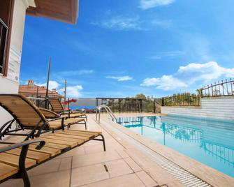 Portofino Apart - Akyaka - Pool
