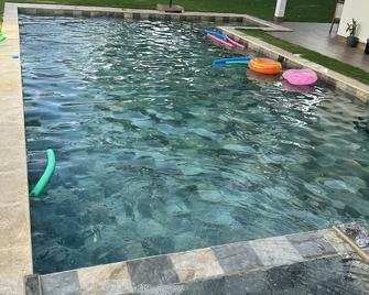 Hermosa casa de mar - Escuintla - Piscina