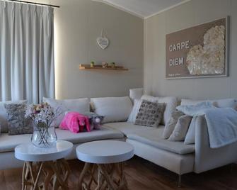 Chalet 76 in Zeeland on a child-friendly campsite, close to the beach - Serooskerke, Walcheren - Sala de estar