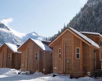 Ouray Riverside Resort - Ouray - Building