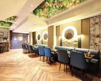 Hotel Uptown - Luxury Restaurant & Rooftop Near Connaught Place - New Delhi - Restaurang