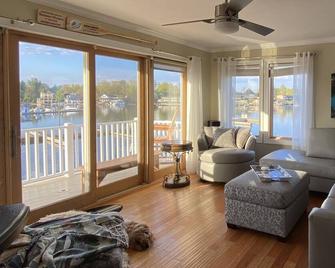 Email us your dates, we can unblock dates - Alexandria Bay - Huiskamer