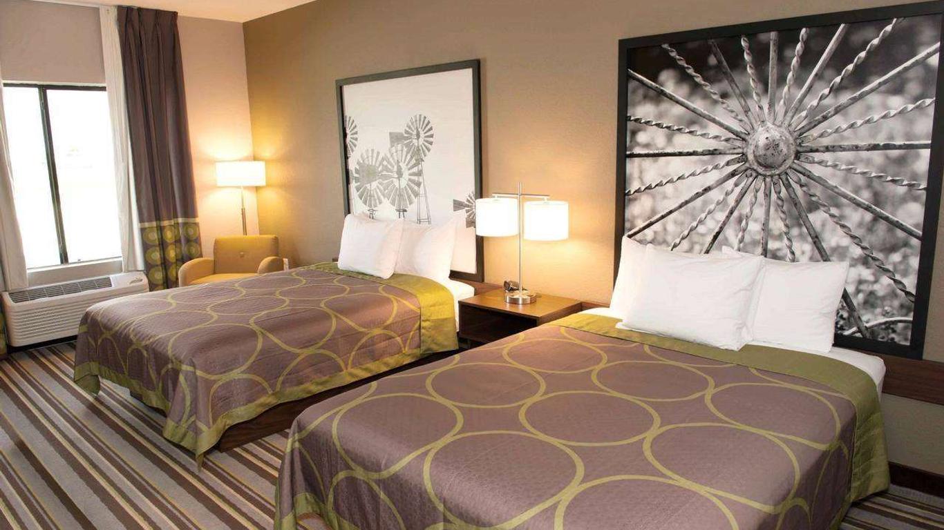 Super 8 by Wyndham Stanton