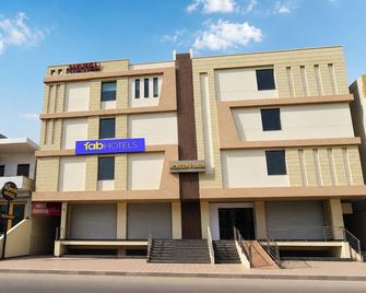 Fabhotel Aqueens Plaza - Near Jawahar Circle, Patrika Gate - Džajpur - Budova
