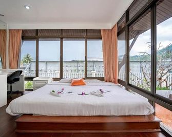 The Color Kata - Karon - Bedroom