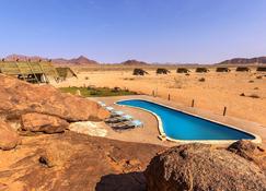 Desert Quiver Camp - Sesriem - Pool