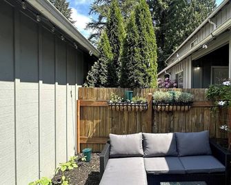 Charming 2-bedroom forest escape townhome in Olympia, WA - Olympia - Terasa