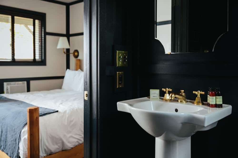 Brentwood Hotel - Saratoga Springs