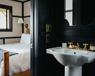 Brentwood Hotel - Saratoga Springs