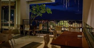 Infinity Hotel by Tritama Hospitality - Jambi - Restaurante