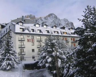 Apartamentos Midi 3000 - Sallent de Gállego - Building