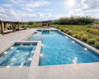 Om infinity - Pre opening - Tupungato - Pool