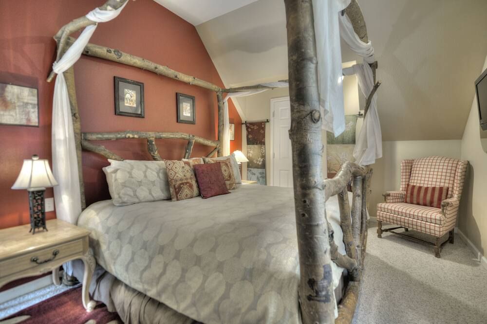 Sublime luxury getaway riverfront downtown location great rates - Estes Park - Chambre