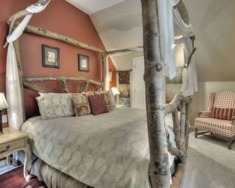 Lux home on river, great rates, walk to town, with Wellness Spa on grounds - אסטס פארק - חדר שינה