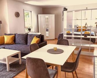 Stephensons Stübchen zentrumsnahgemütlich - Dresden - Dining room