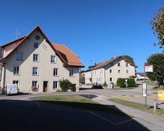 Cosy apartment for 6 people with WIFI, TV and panoramic view - Sainte-Croix - Edifício