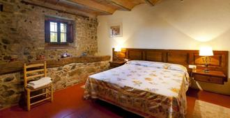 Mas Garriga Turisme Rural - Campllong - Bedroom