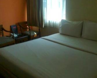 Hotel Mirah Sartika - Bogor - Habitación