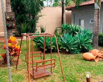 Casa de Campo com Wi-Fi churrasq e piscina em MG - Lagoa Santa - Innenhof