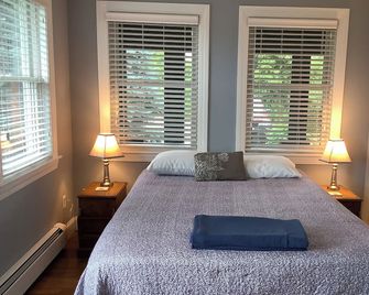 Sandys House, A Spacious And Welcoming Multi-Family Retreat - Block Island - Bedroom
