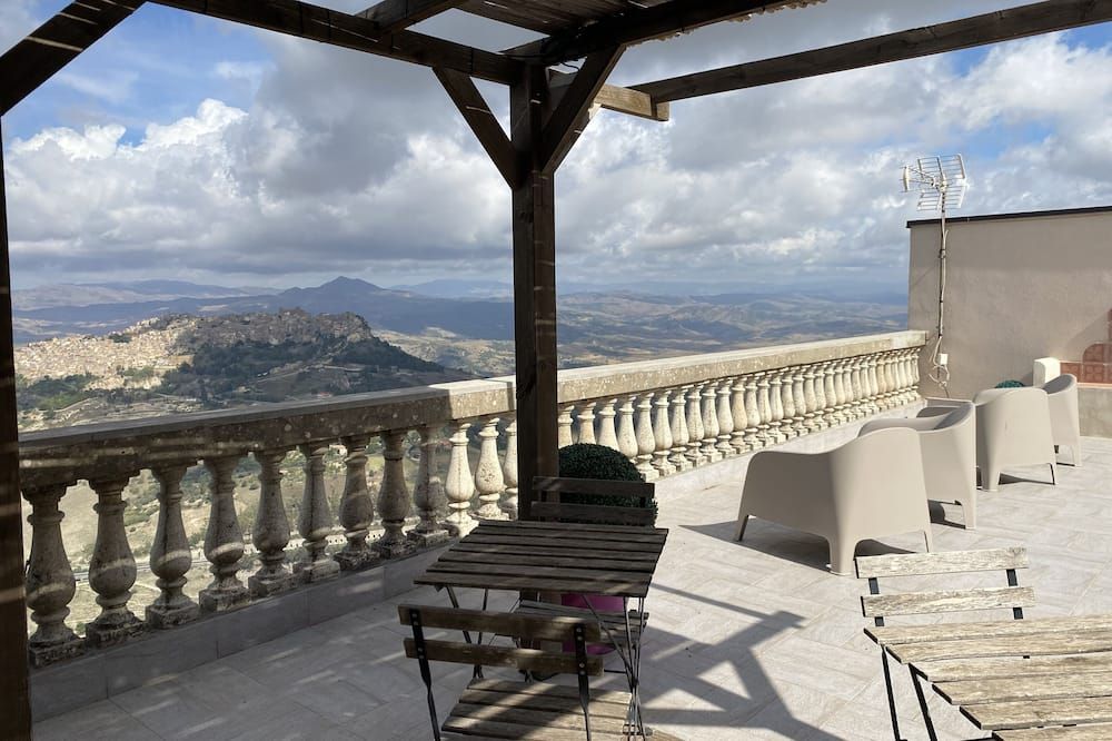 Enna Inn Centro - Enna - Balcony