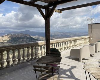 Enna Inn Centro - Enna - Balkon
