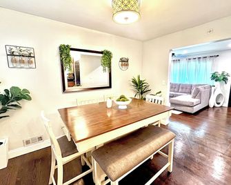Recharge at a peaceful and centrally-located home. With Private outdoor areas. - East Point - Dining room